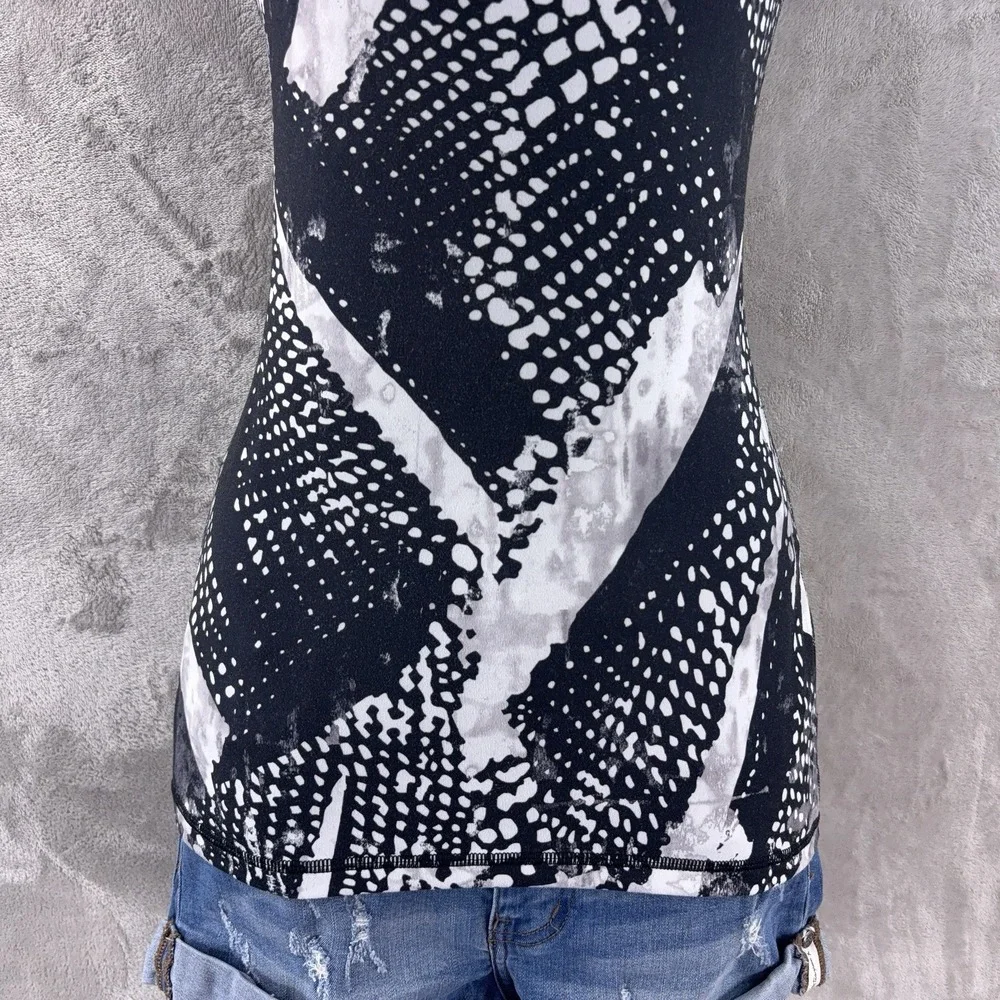 Lululemon Power Y Tank Top Womens‎ Size 4 Black White Geographic Performance